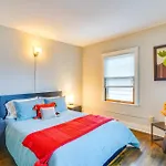 Cozy Minneapolis Apartment, 1 Mi To Downtown!