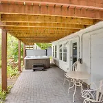 Cozy Plymouth Cottage With Medicine Lake View!