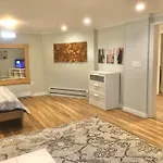 Cute One Bedroom By Airport