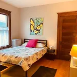 Treetop Apartment In The Heart Of Mpls