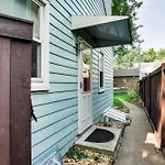 Chic Minneapolis Apt - 6 Blocks To Lake Nokomis!
