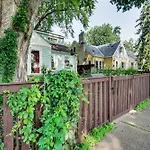 Chic Minneapolis Apt - 6 Blocks To Lake Nokomis!