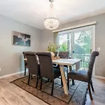 Spacious 4Br Home In Minneapolis - Pet Friendly!