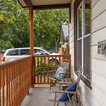 Tulip House - Quiet Home 10 Minutes From Downtown Minneapolis