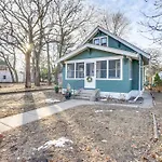 Walk To Beach And Lake Nokomis Minneapolis Home!
