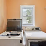Basketball Court, Pickleball, Karaoke, 6 Beds