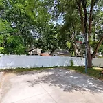 Basketball Court, Pickleball, Karaoke, 6 Beds