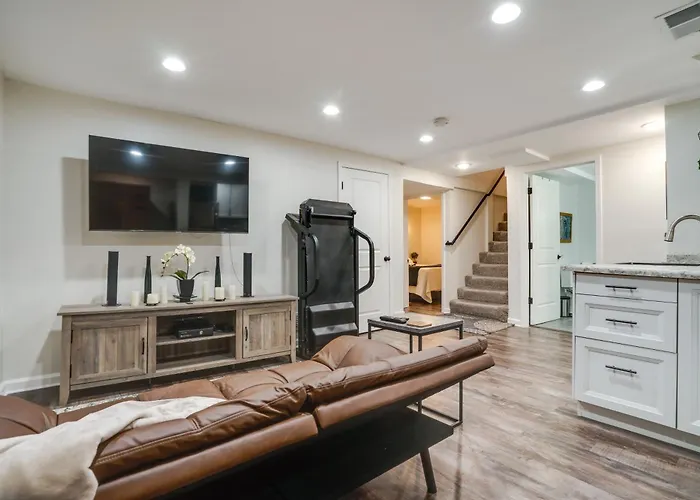 Chic Minneapolis Apt - 6 Blocks To Lake Nokomis!