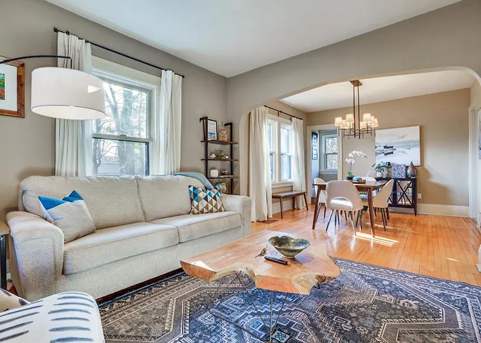 Walk To Beach And Lake Nokomis Minneapolis Home!