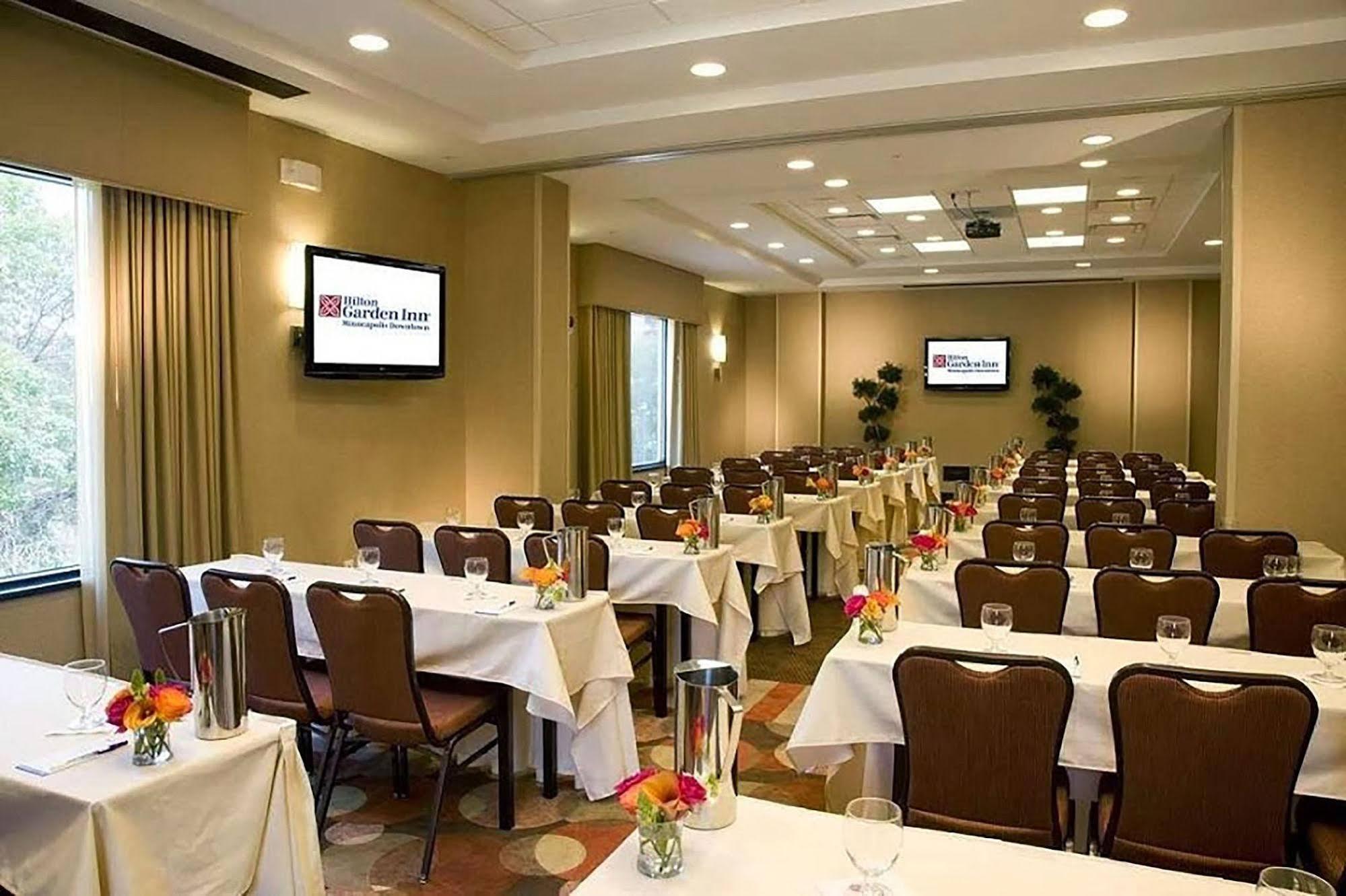 Hilton Garden Downtown 3*