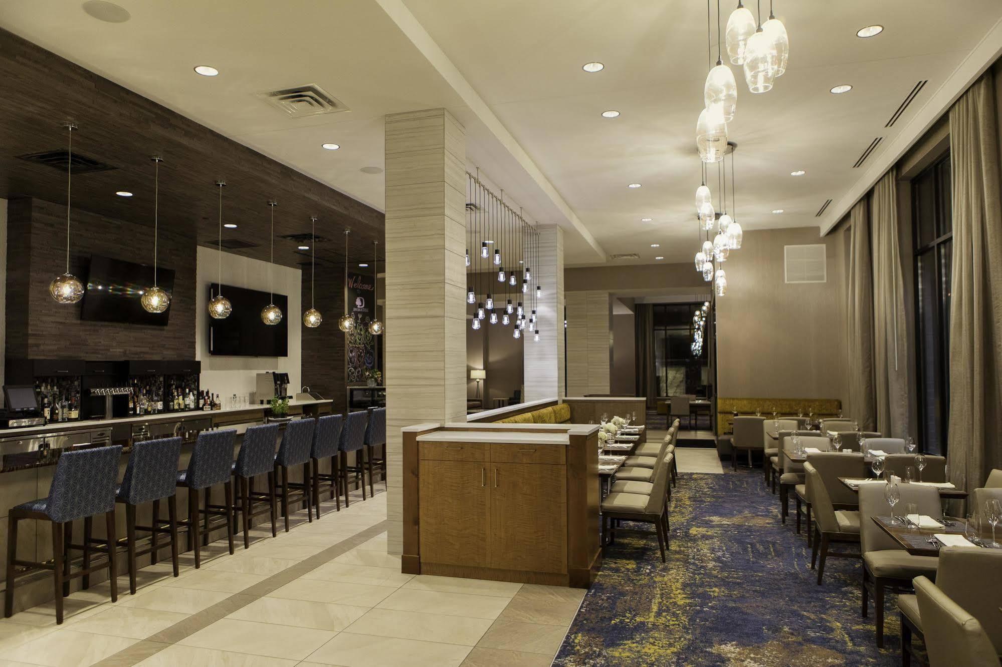 Hilton Garden - Area 3*