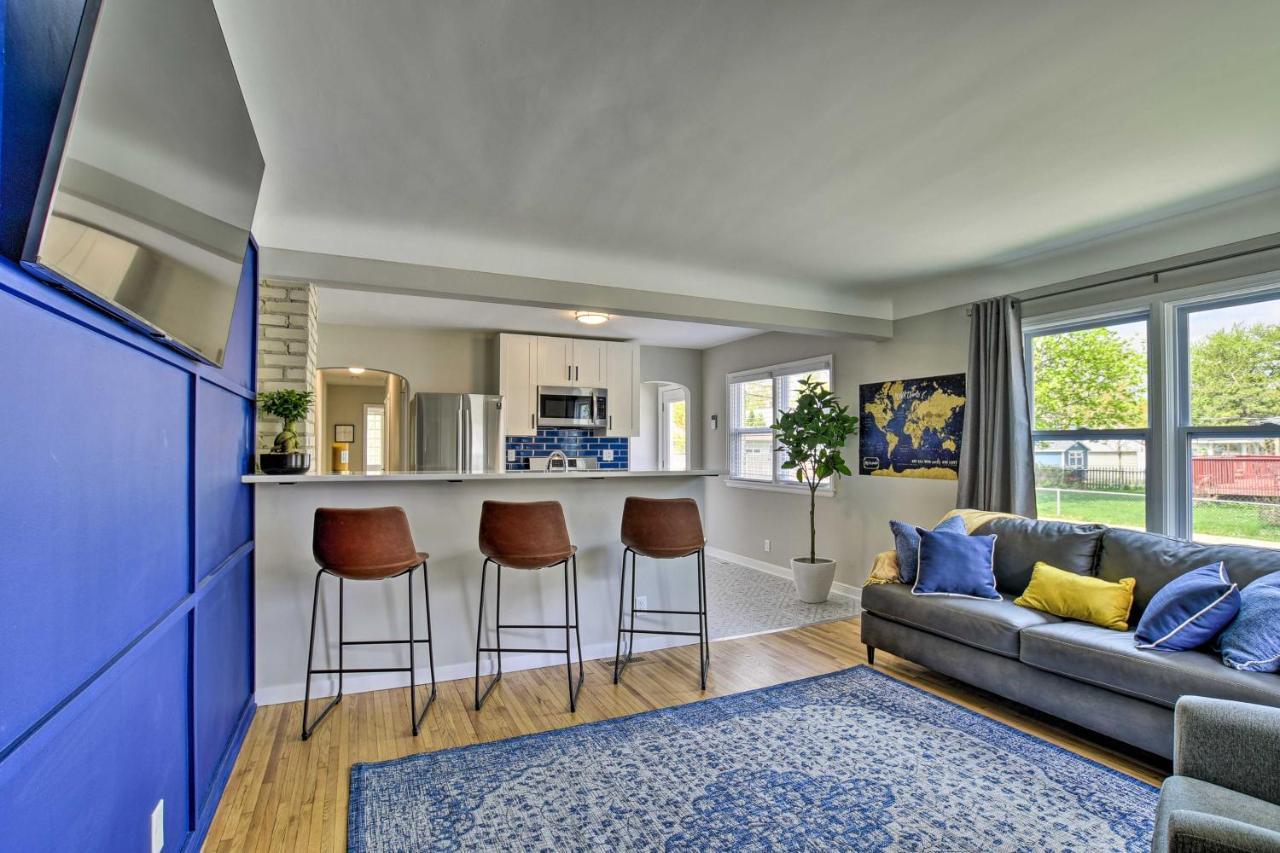 Mpls Duplex With Wifi And Kitchen 5 Mi To Dtwn! Holiday home Minneapolis