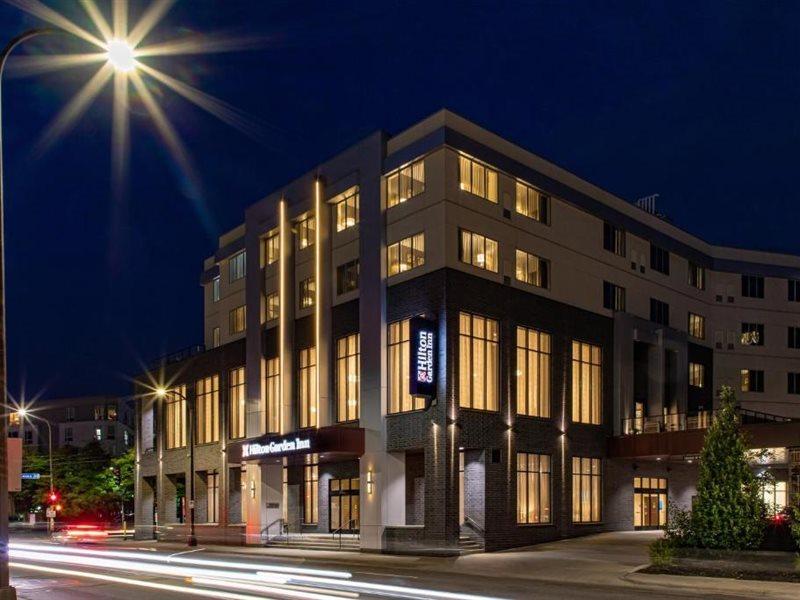 Hilton Garden - Area 3*