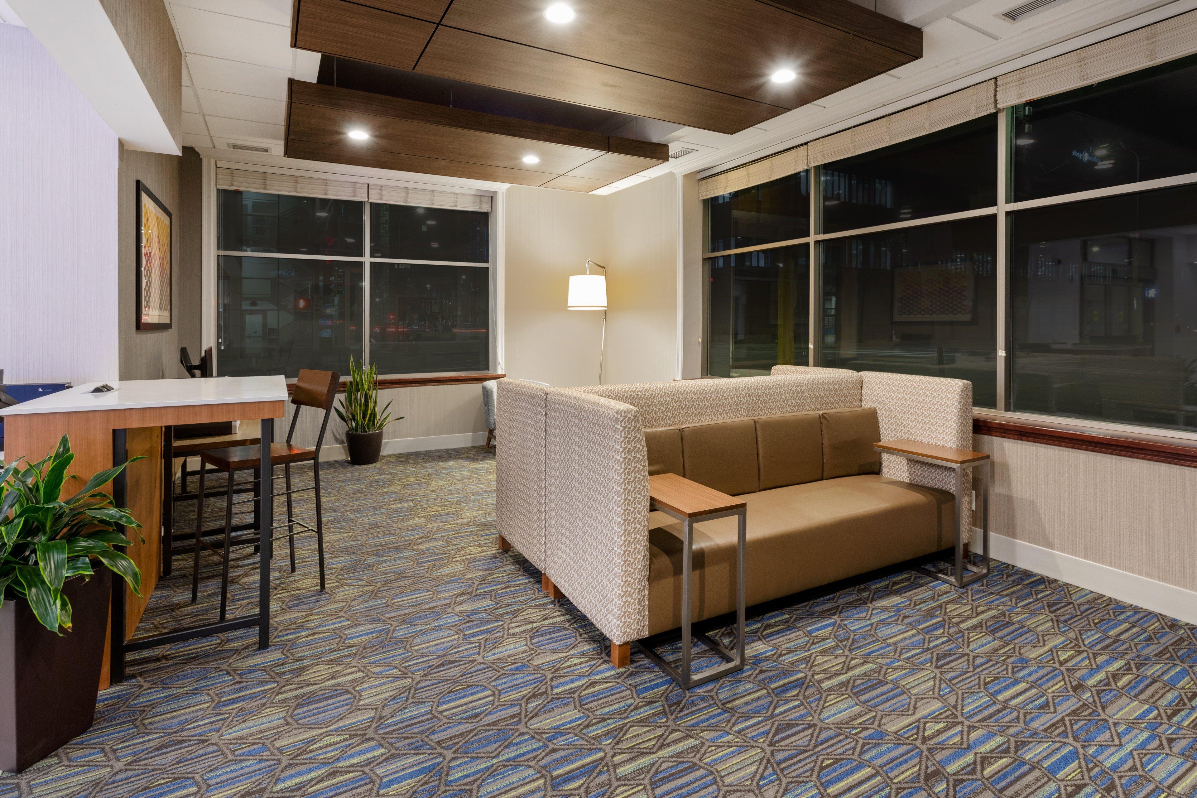 Express & Minneapolis-downtown Convention Center By Ihg 3*