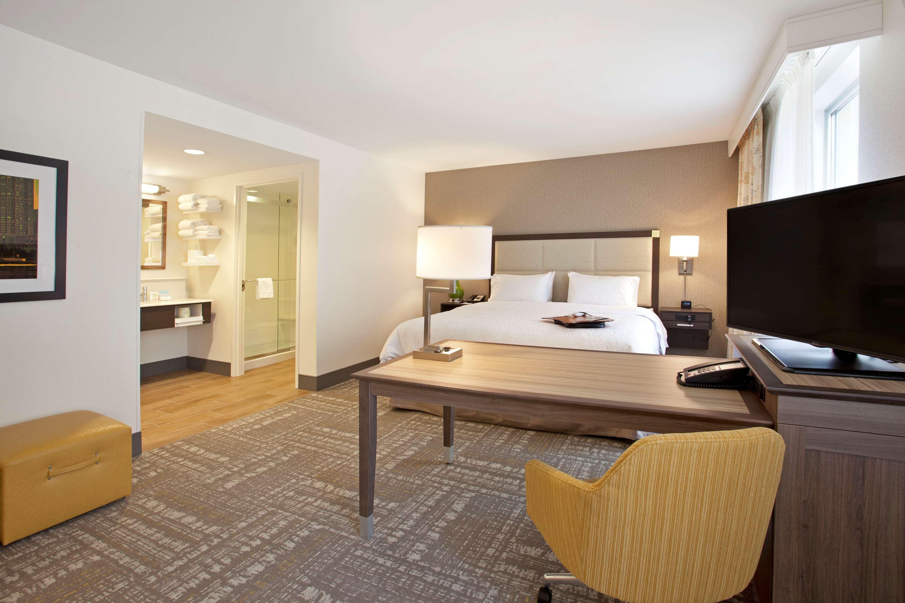 Hampton & - Minneapolis/downtown 3* Minneapolis