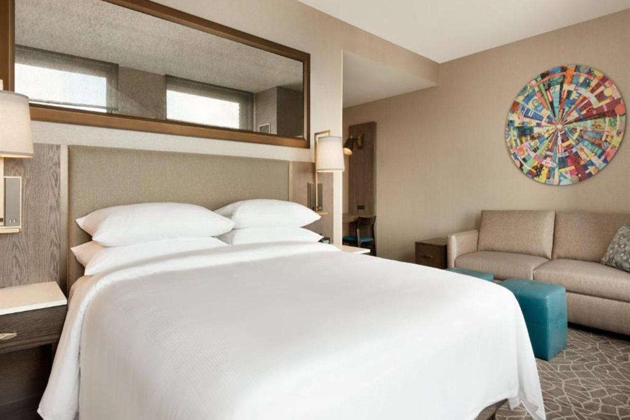 Embassy By Hilton Downtown Hotel Minneapolis