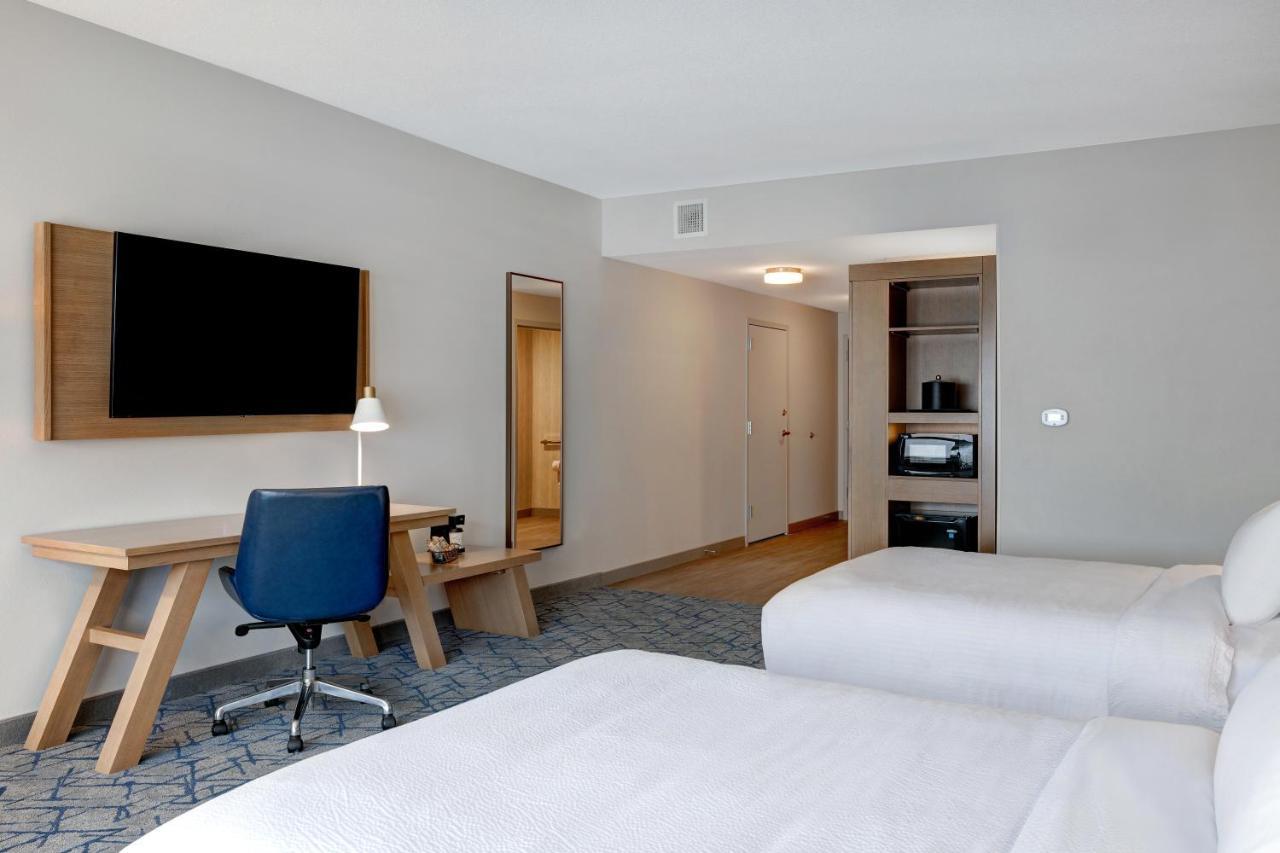 Fairfield By Marriott & Downtown Hotel