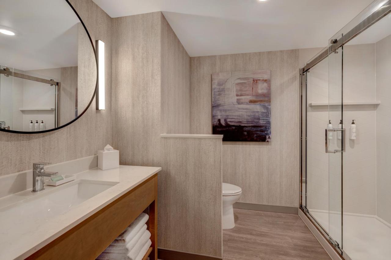 Fairfield By Marriott & Downtown 2*