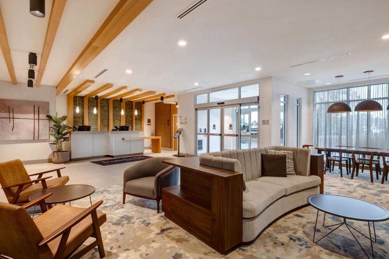 Fairfield By Marriott & Downtown Hotel