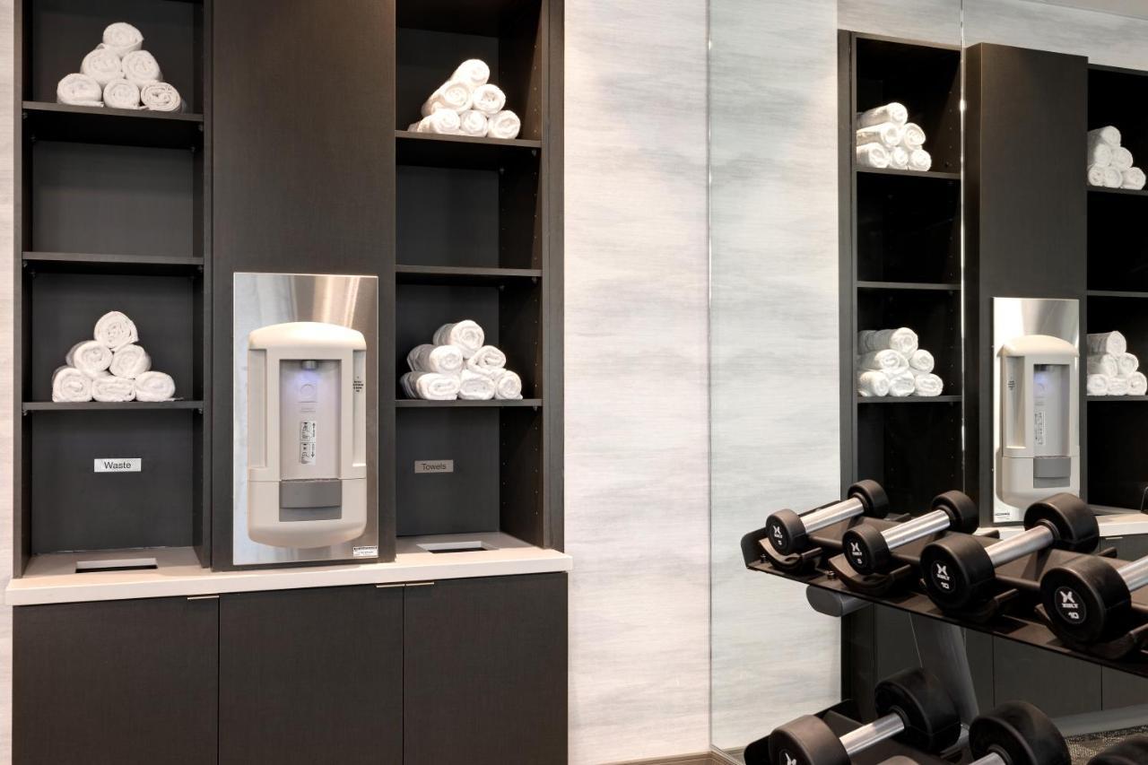 Fairfield By Marriott & Downtown Hotel 2*