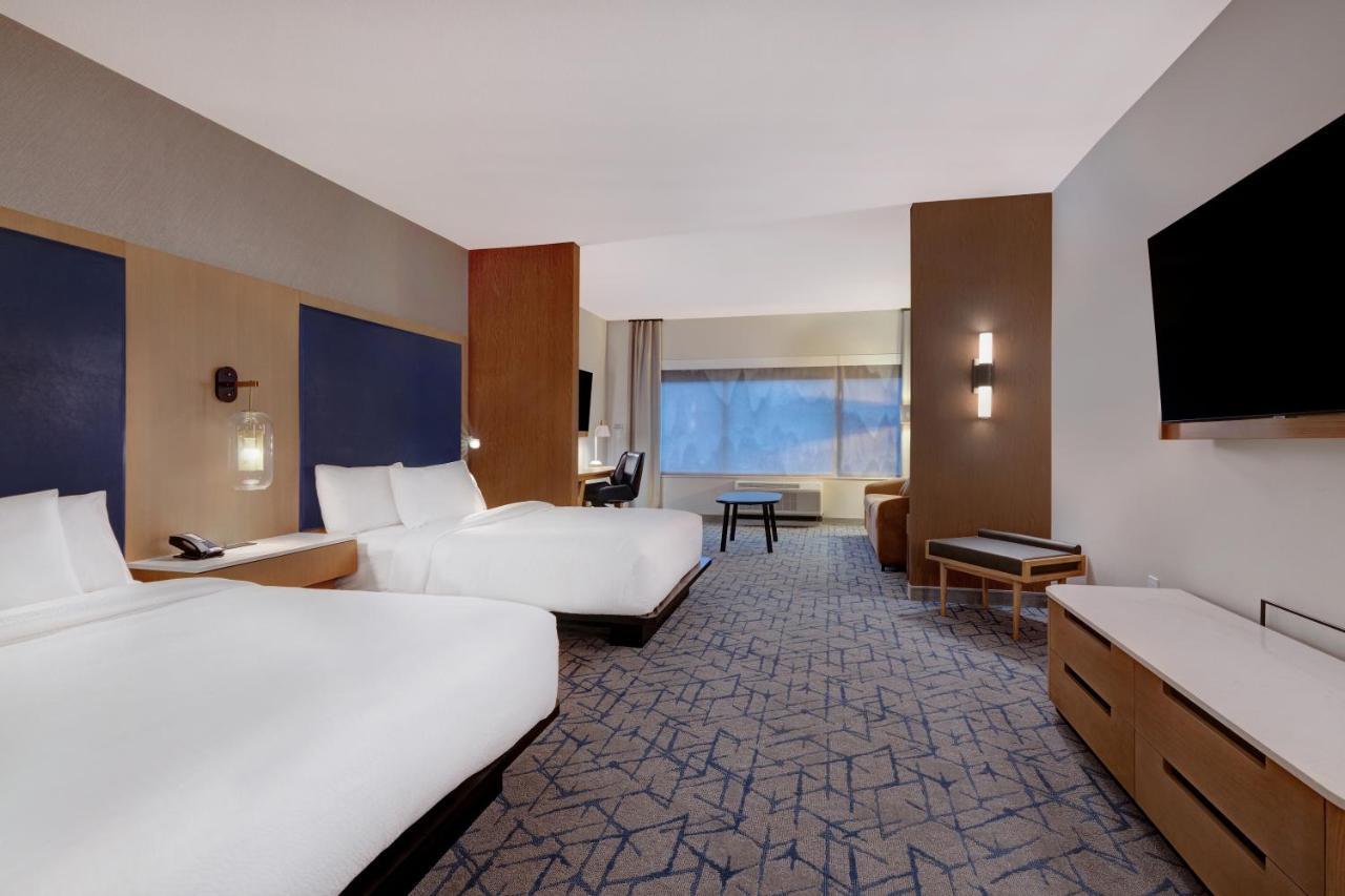 Hotel Fairfield By Marriott & Downtown