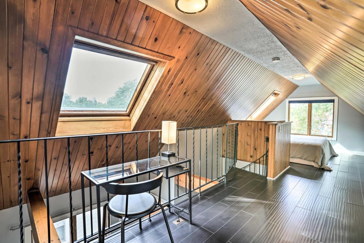 Townhome With Loft Less Than 3 Mi To Dtwn! Holiday home Minneapolis