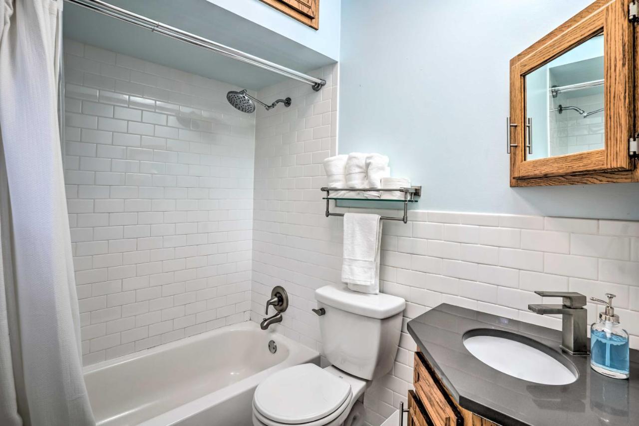 Holiday home Townhome With Loft Less Than 3 Mi To Dtwn!