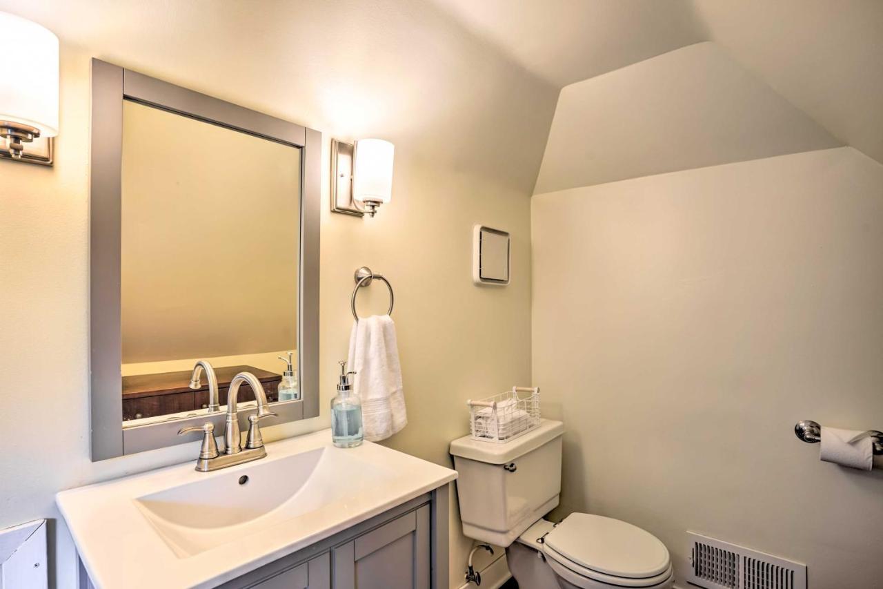 Townhome With Loft Less Than 3 Mi To Dtwn! Holiday home