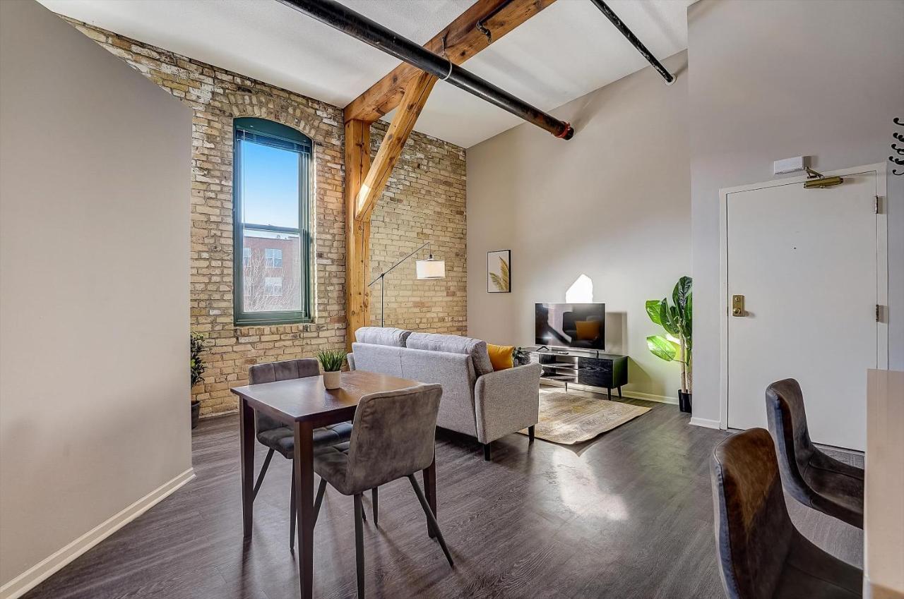 Frontdesk 50 4th Ave Apts North Loop Warehouse District Apartment Minneapolis