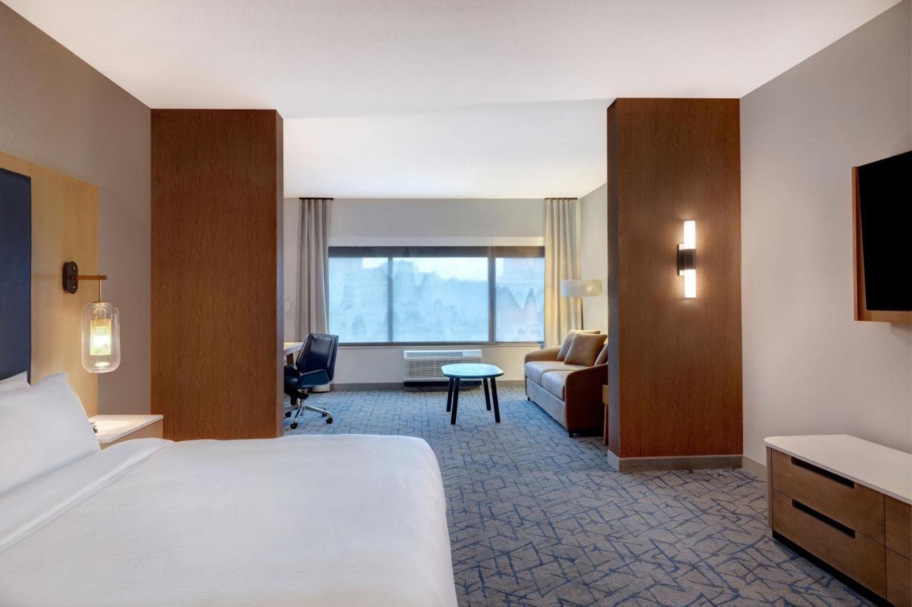 Fairfield By Marriott & Downtown Minneapolis