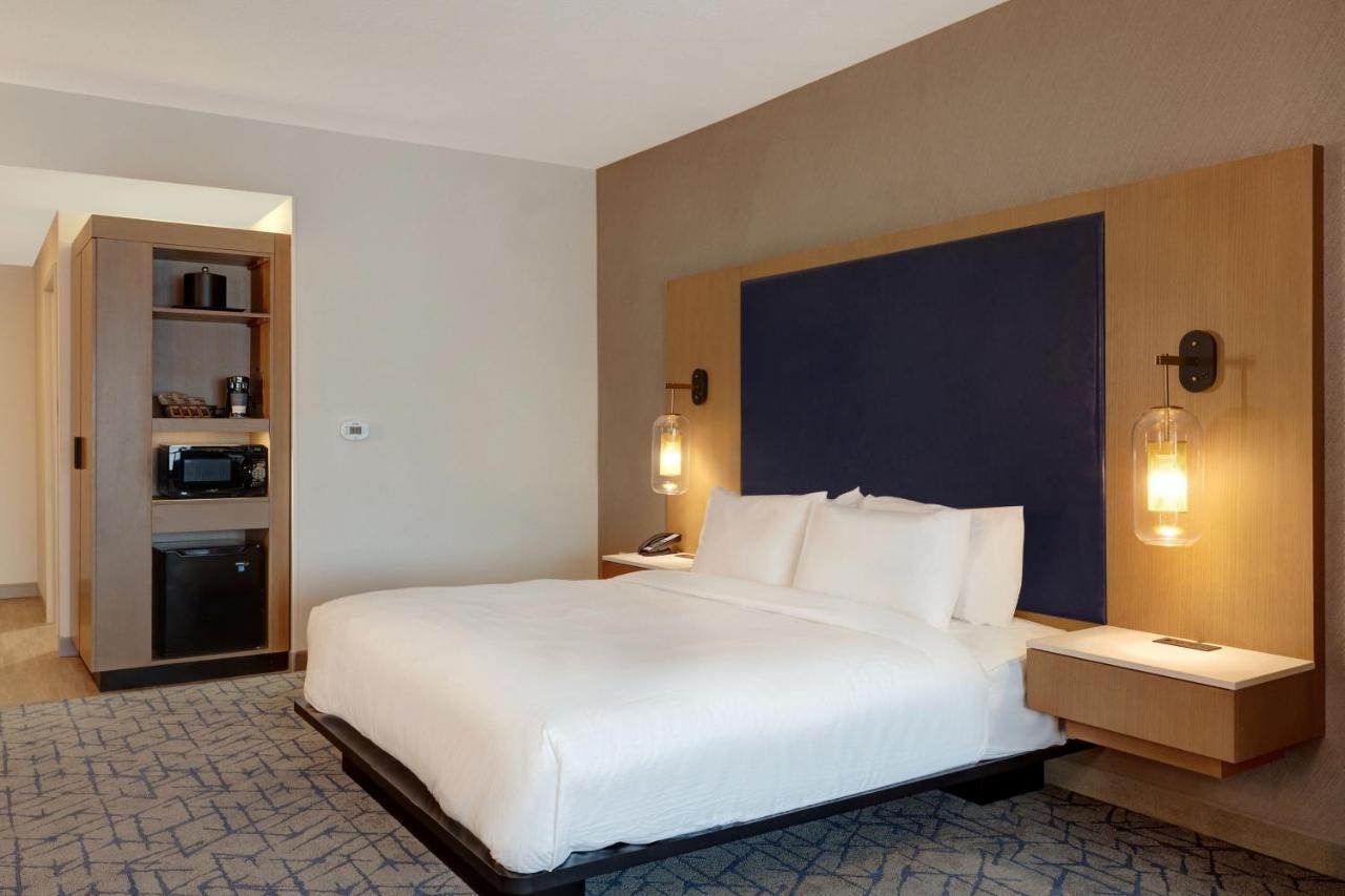 Fairfield By Marriott & Downtown Minneapolis