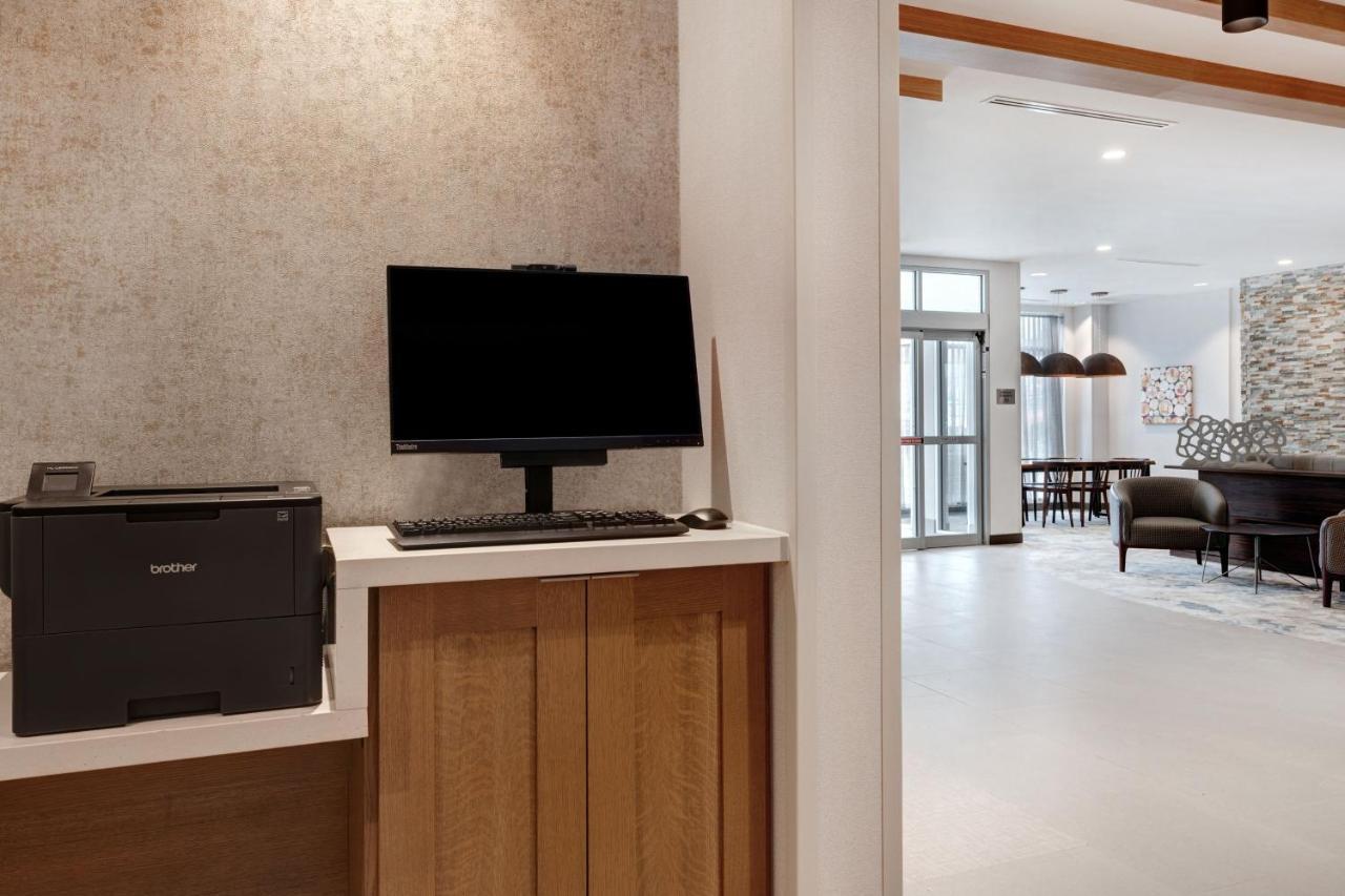 Fairfield By Marriott & Downtown Hotel