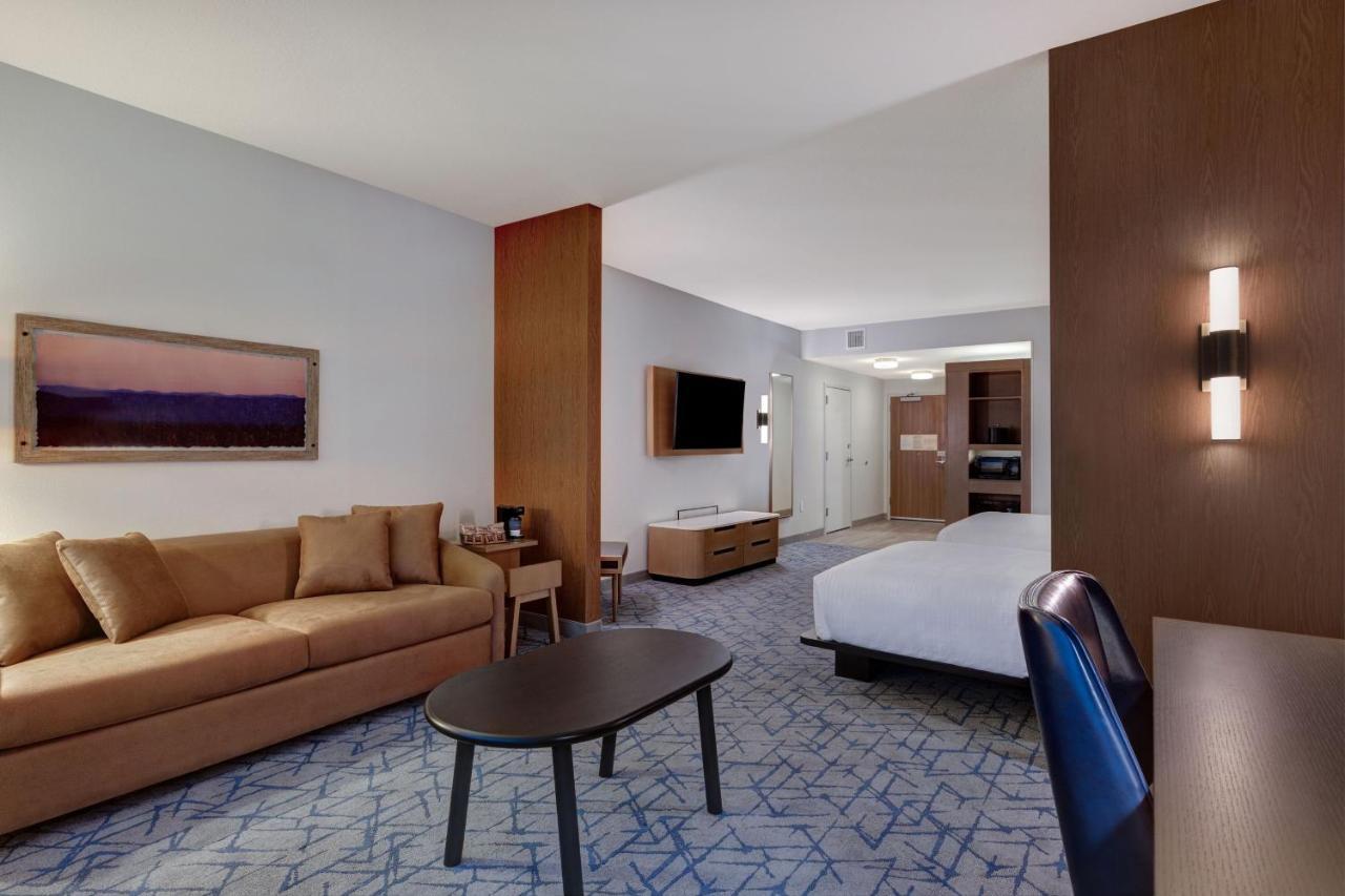 Fairfield By Marriott & Downtown