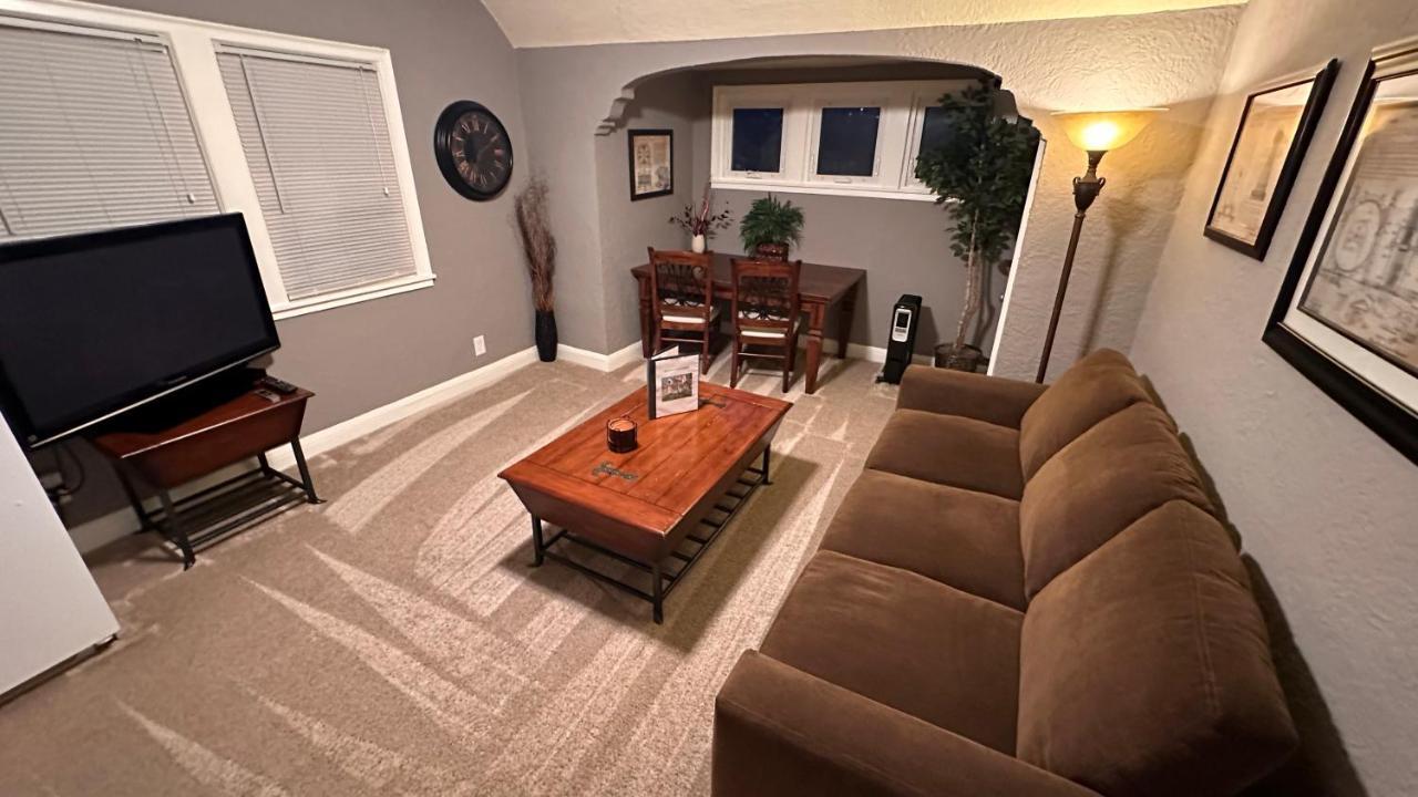 Apartment Meticulously Maintained One Bedroom Retreat! Minneapolis