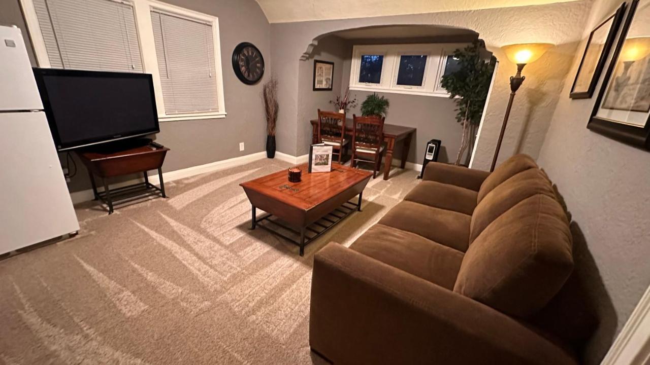 Meticulously Maintained One Bedroom Retreat! * Minneapolis