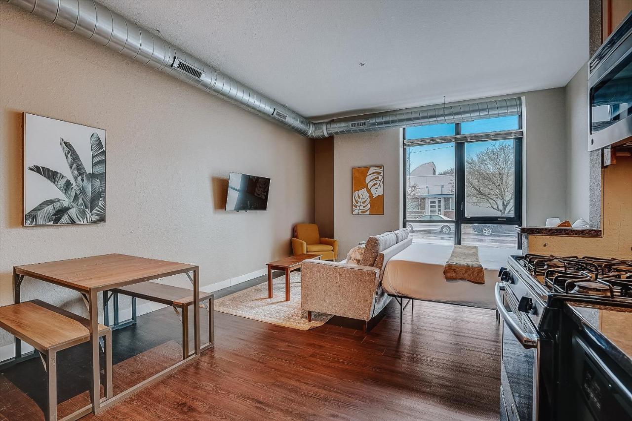 Frontdesk Grand Apts Downtown *