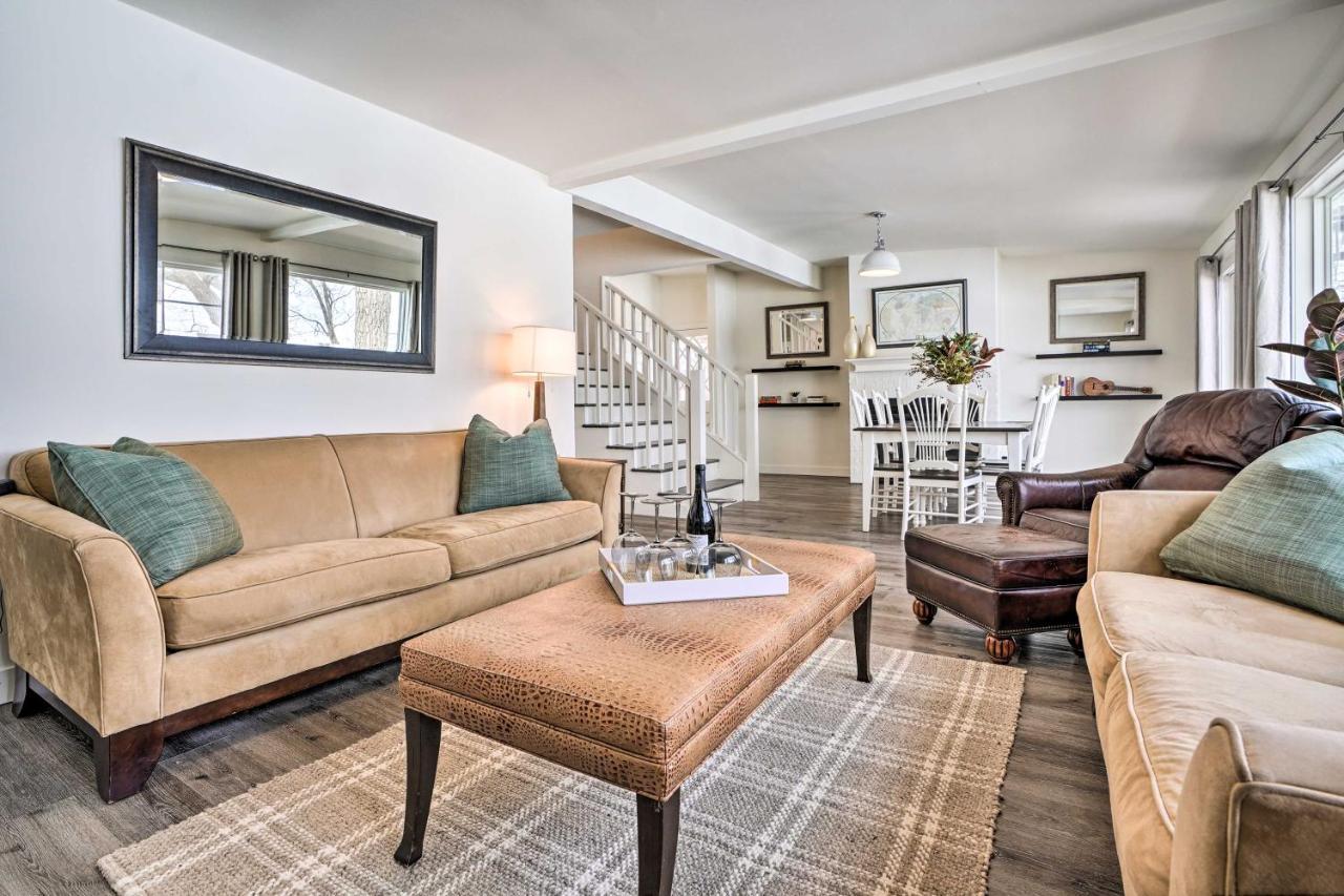 Cozy Plymouth With Medicine View! Holiday home Minneapolis