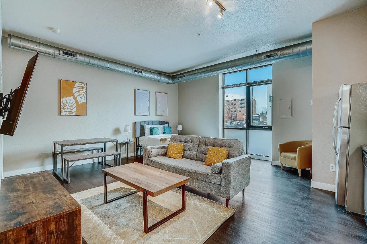 Frontdesk Grand Apts Downtown Minneapolis