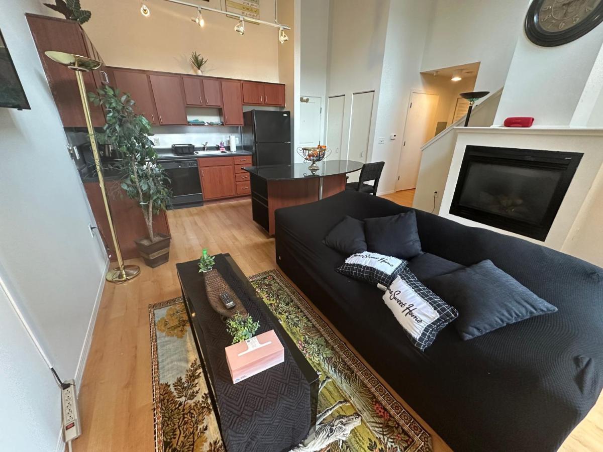 Lakeside Penthouse: Urban Oasis With Game And Balcony Views Luxury tent
