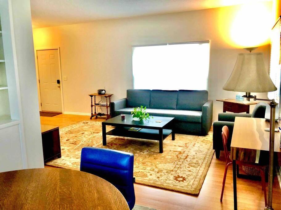 Two Bedroom Gem By Nokomis Apartment *