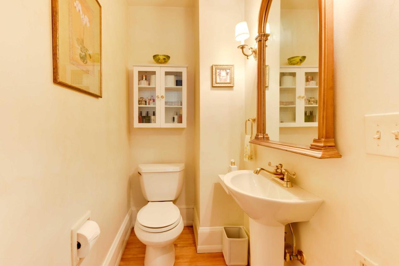 Holiday home Charming Mpls With Patio - Walk To Uptown! Minneapolis