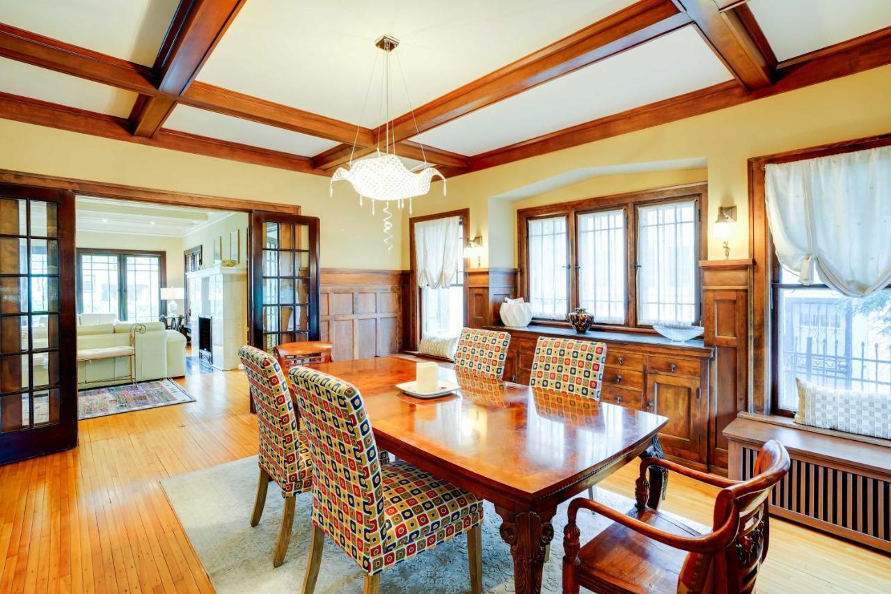 Charming Mpls With Patio - Walk To Uptown! Holiday home