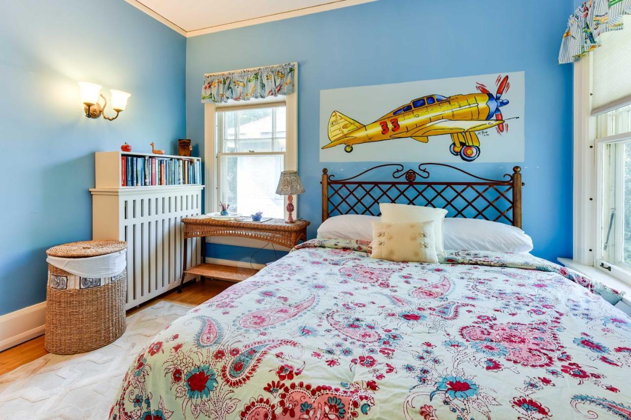Charming Mpls With Patio - Walk To Uptown! Holiday home *