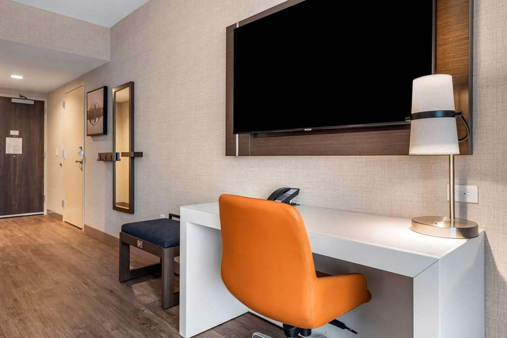 Hotel Cambria Downtown