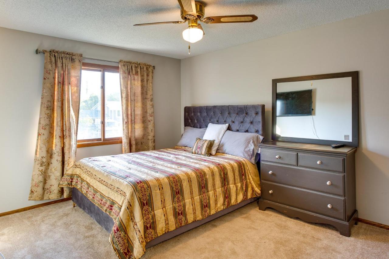 Spacious Family 11 Mi To Dtwn Minneapolis! Holiday home Minneapolis