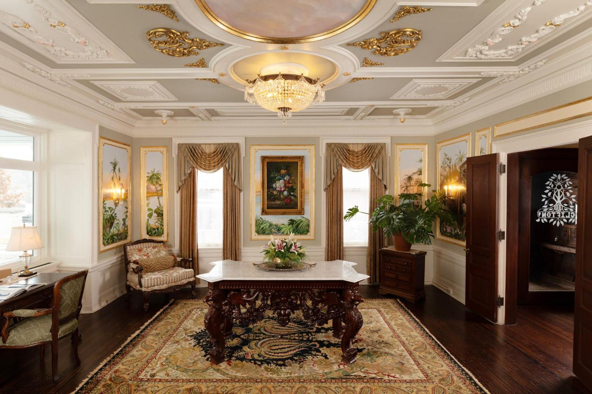 300 Clifton Bed & Breakfast Minneapolis