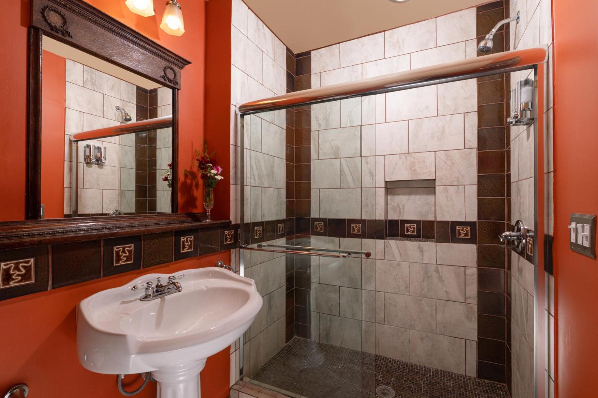 300 Clifton Bed & Breakfast 3*