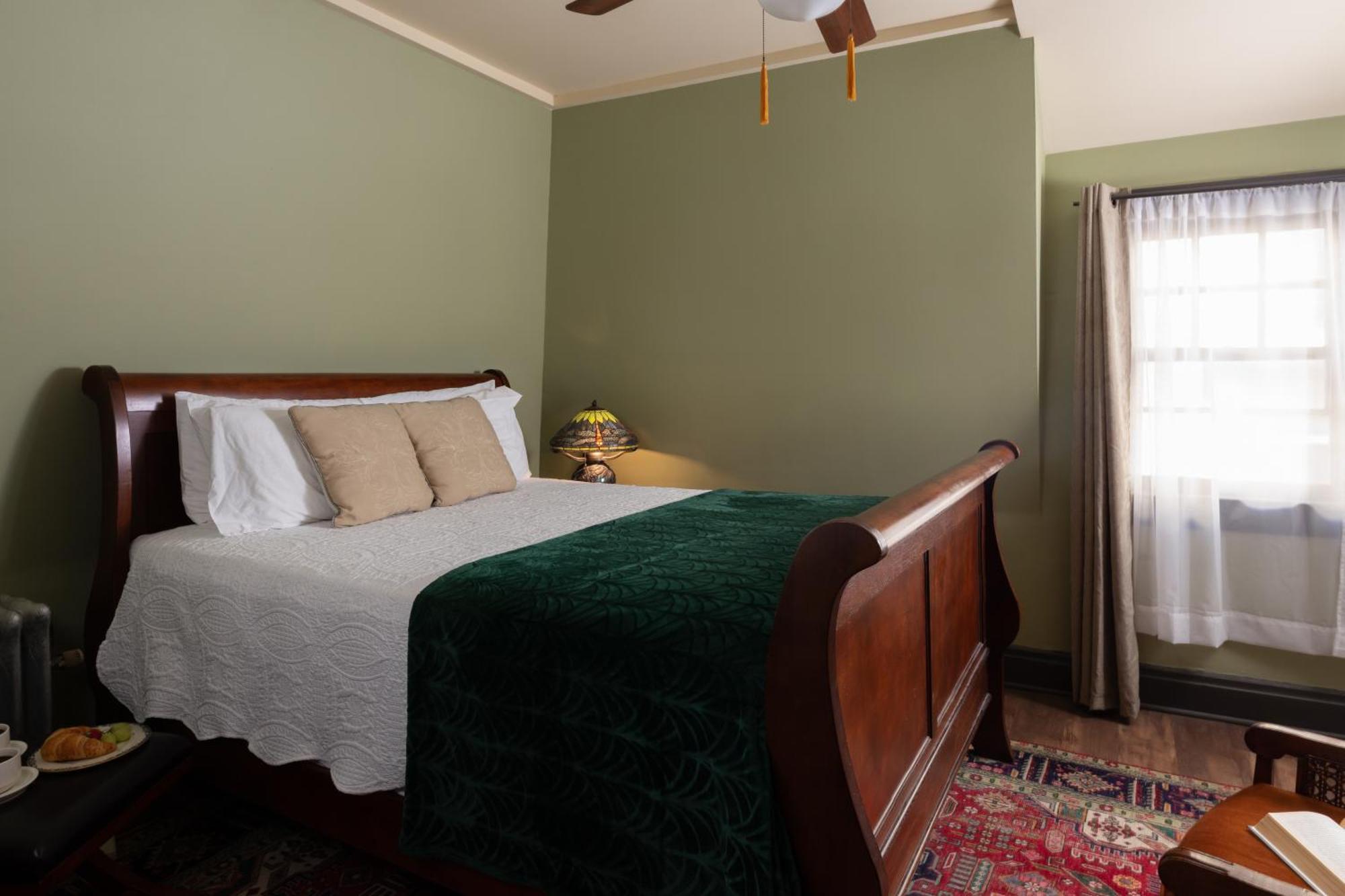 Bed & Breakfast 300 Clifton Minneapolis