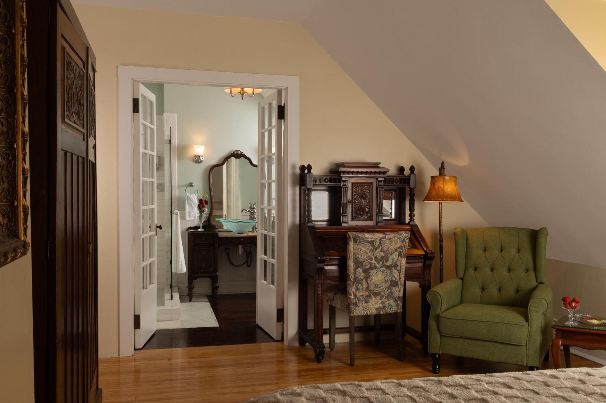 300 Clifton Bed & Breakfast