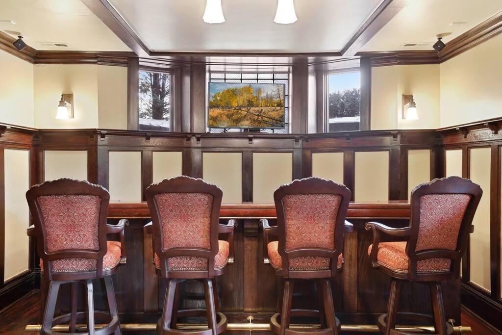 Luxury 6600 Sq.ft Stunning Home/sleeps 10+ Minneapolis